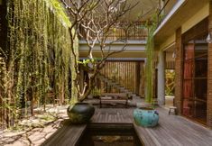 Lobby 2 Villa Manis Beachfront