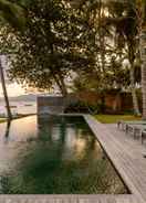 SWIMMING_POOL Villa Manis Beachfront