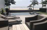 Hồ bơi 7 Beachfront Villa Sanctuary Ho Tram