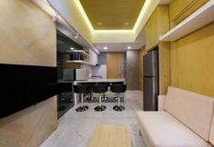 Lobi 4 2 BR Comfy Treepark City