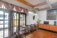 Lobi OYO 2256 Danysa Guesthouse Syariah