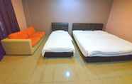 Bedroom 2 SUPER OYO 756 Muar City Hotel