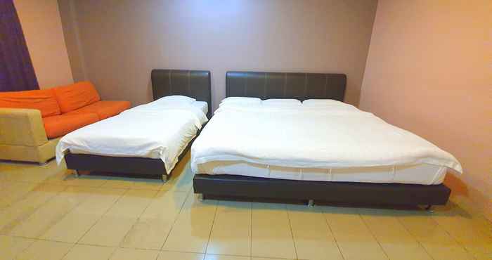 Bedroom SUPER OYO 756 Muar City Hotel