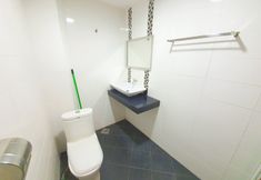 Bilik Mandi dalam Bilik 4 SUPER OYO 756 Muar City Hotel