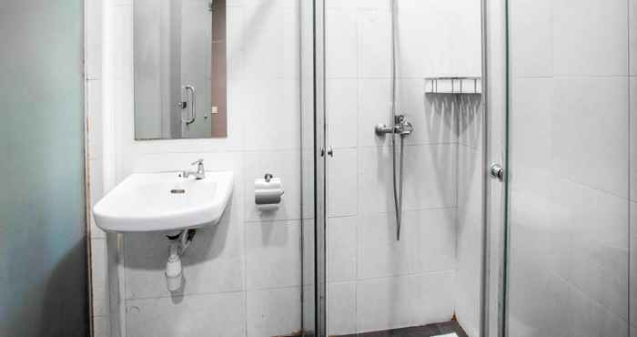 Toilet Kamar P Line Hotel