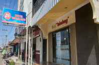 Bangunan OYO 2423 Hotel Tubalong Taliwang Syariah