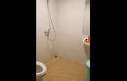 Toilet Kamar 4 Grace Royal Apartment 17