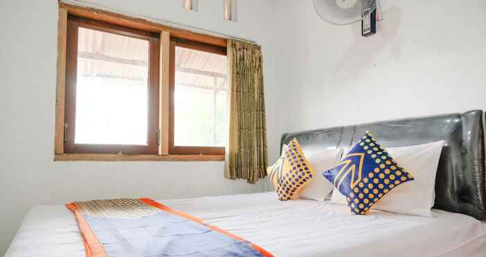 Bedroom SPOT ON 2375 Agbil Homestay