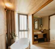 In-room Bathroom 5 Fusion Suites Vung Tau