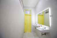 In-room Bathroom Malioboro House