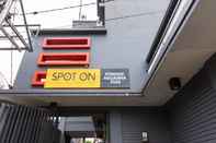 ภายนอกอาคาร SPOT ON 2433 Pondok Akuanna