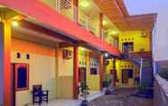 Bangunan 5 OYO 2450 Hening Homestay Near Pantai Tanjung Bias