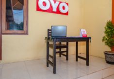 Lobby 6 OYO 2450 Hening Homestay Near Pantai Tanjung Bias