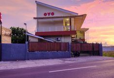 Exterior 3 OYO 2450 Hening Homestay Near Pantai Tanjung Bias