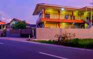 Exterior 4 OYO 2450 Hening Homestay Near Pantai Tanjung Bias