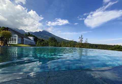 Swimming Pool Leuweung Geledegan Ecolodge