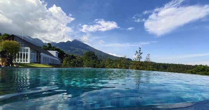 Swimming Pool Leuweung Geledegan Ecolodge