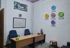 Lobi 4 Muslim 1 Guest House