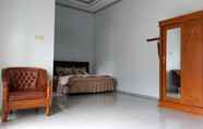 Bedroom 5 Family Guest House Mustika Sari