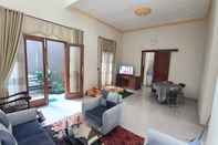 Fasilitas Hiburan Family Guest House Mustika Sari