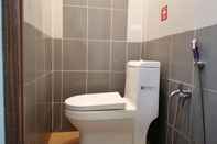 Toilet Kamar SPOT ON 89788 Musafir Transit Hotel