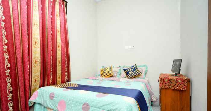 Kamar Tidur SPOT ON 2327 Dome Hotel