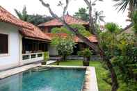 Kolam Renang Villa Batu Jimbar