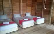 Bilik Tidur 3 Nyalo Beach Cottage