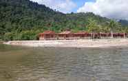 Bangunan 2 Nyalo Beach Cottage