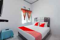 ห้องนอน OYO 2903 Putri Residence Syariah 