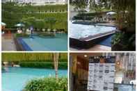 สระว่ายน้ำ Apartment Altiz Bintaro by PnP Rooms 2