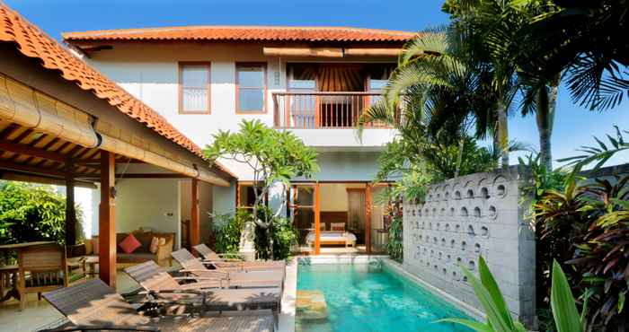 Kolam Renang Aradhana Villas by Ekosistem