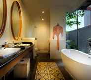 In-room Bathroom 7 Aradhana Villas by Ekosistem