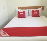 Kamar Tidur 3 OYO 89671 Changlun Star Motel