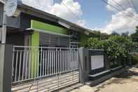 Exterior Omah Meneer Homestay