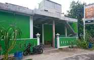 Exterior 2 OYO 2447 Aulia Homestay