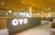 Lobby 5 OYO 2626 Syariah Harmoni Residence Medan