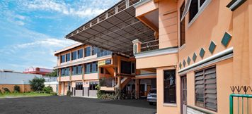 Exterior 3 SUPER OYO 2865 Sartika Inn Pati