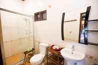 ห้องน้ำภายในห้อง Villa Ban Lakkham River View
