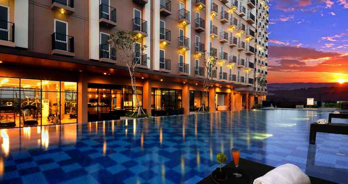 Swimming Pool Azalea Suites Cikarang by Jayakarta Group