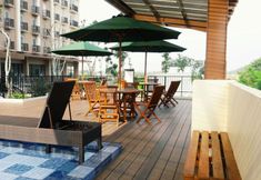 Swimming Pool 4 Azalea Suites Cikarang by Jayakarta Group