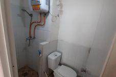 In-room Bathroom The Jarrdin Apartment Cihampelas - By Chandra