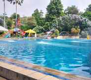 Swimming Pool 4 Saung Dolken Syariah Resort & Hotel