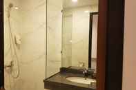 Toilet Kamar Cordela Inn Sidoarjo