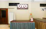 Lobi 6 OYO 2715 Hotel Madinah Syariah