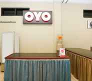 Lobi 6 OYO 2715 Hotel Madinah Syariah