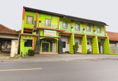 Bên ngoài 3 SPOT ON 2730 Hotel Maribaya Indah Syariah