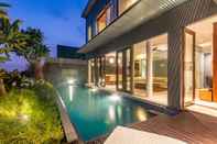 สระว่ายน้ำ Nitya Loka Villas