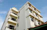 Exterior 2 SPOT ON 2610 ZN Guest House Makassar