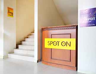 Lobi 2 SPOT ON 2610 ZN Guest House Makassar